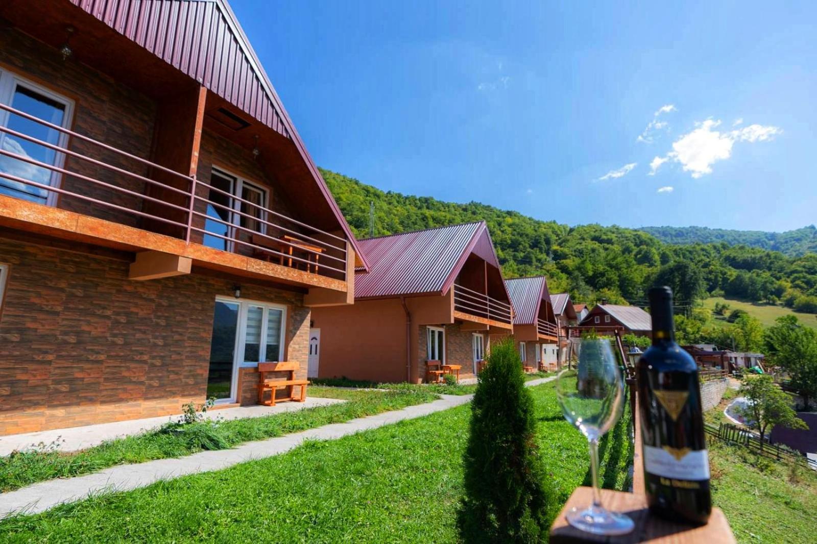 Guesthouse Madzarevic 플루지네 외부 사진