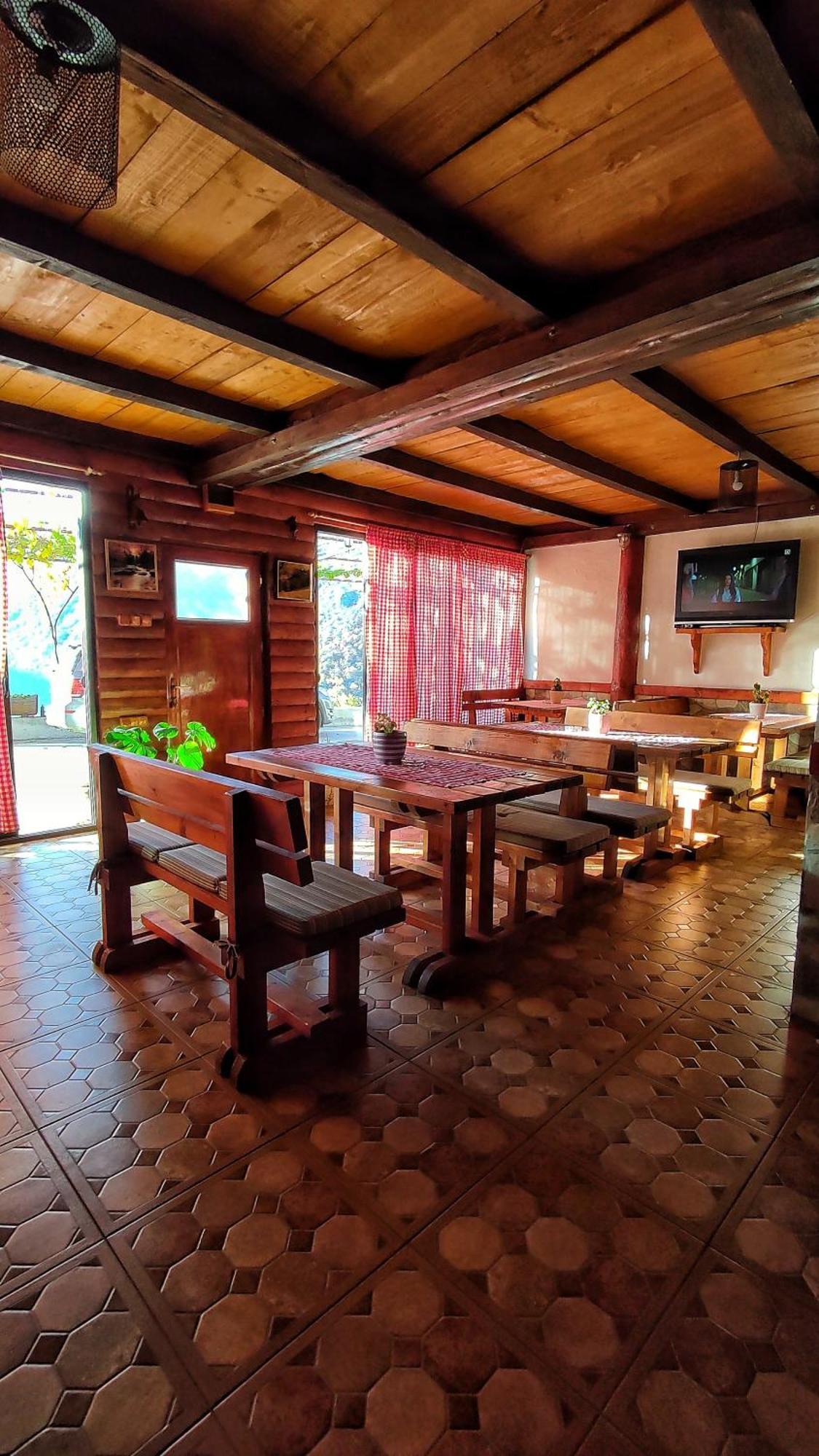 Guesthouse Madzarevic 플루지네 외부 사진