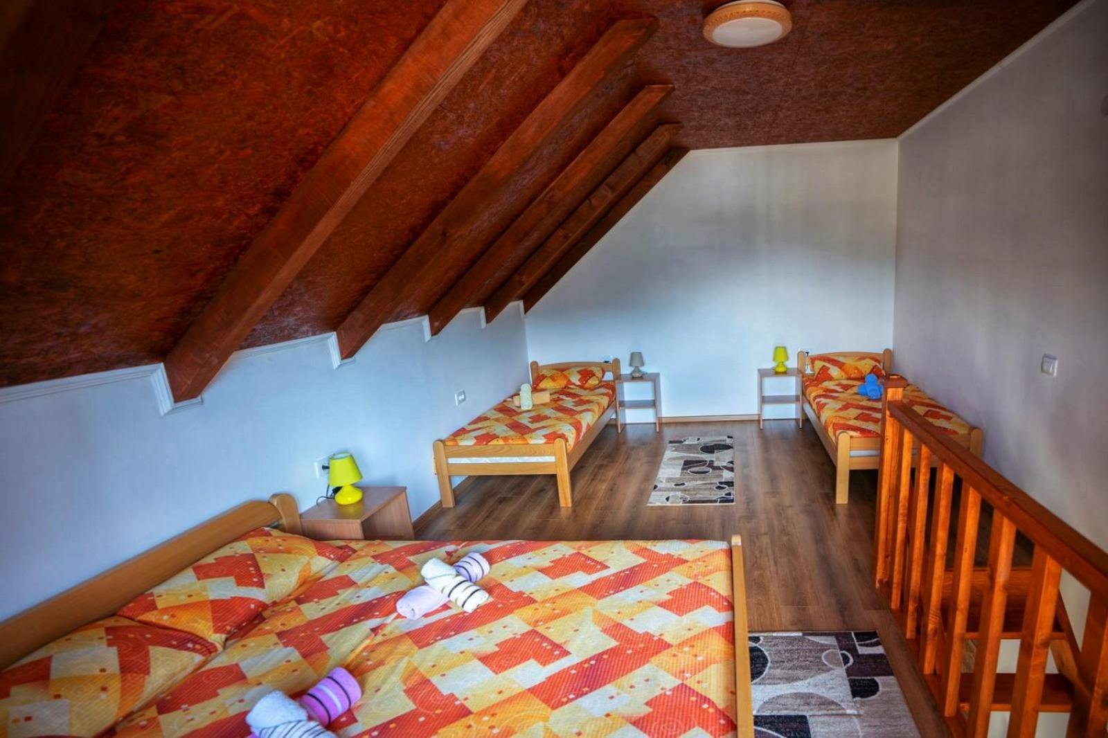 Guesthouse Madzarevic 플루지네 외부 사진