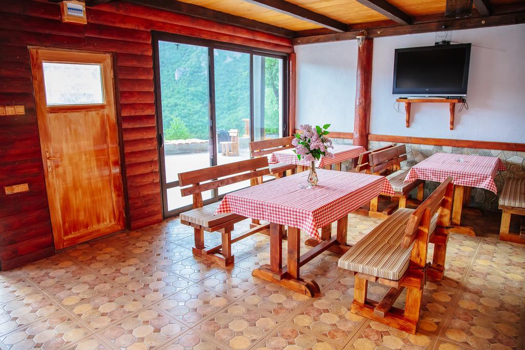 Guesthouse Madzarevic 플루지네 외부 사진